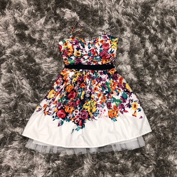 B Darlin Dresses & Skirts - B. Darlin Floral Tulle Dress Women size 11/12